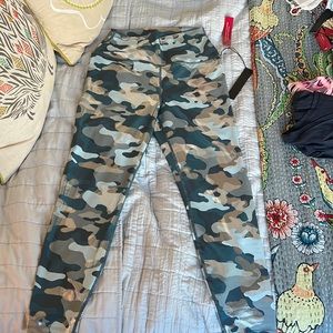 Camo green metallic Carbon38 leggings